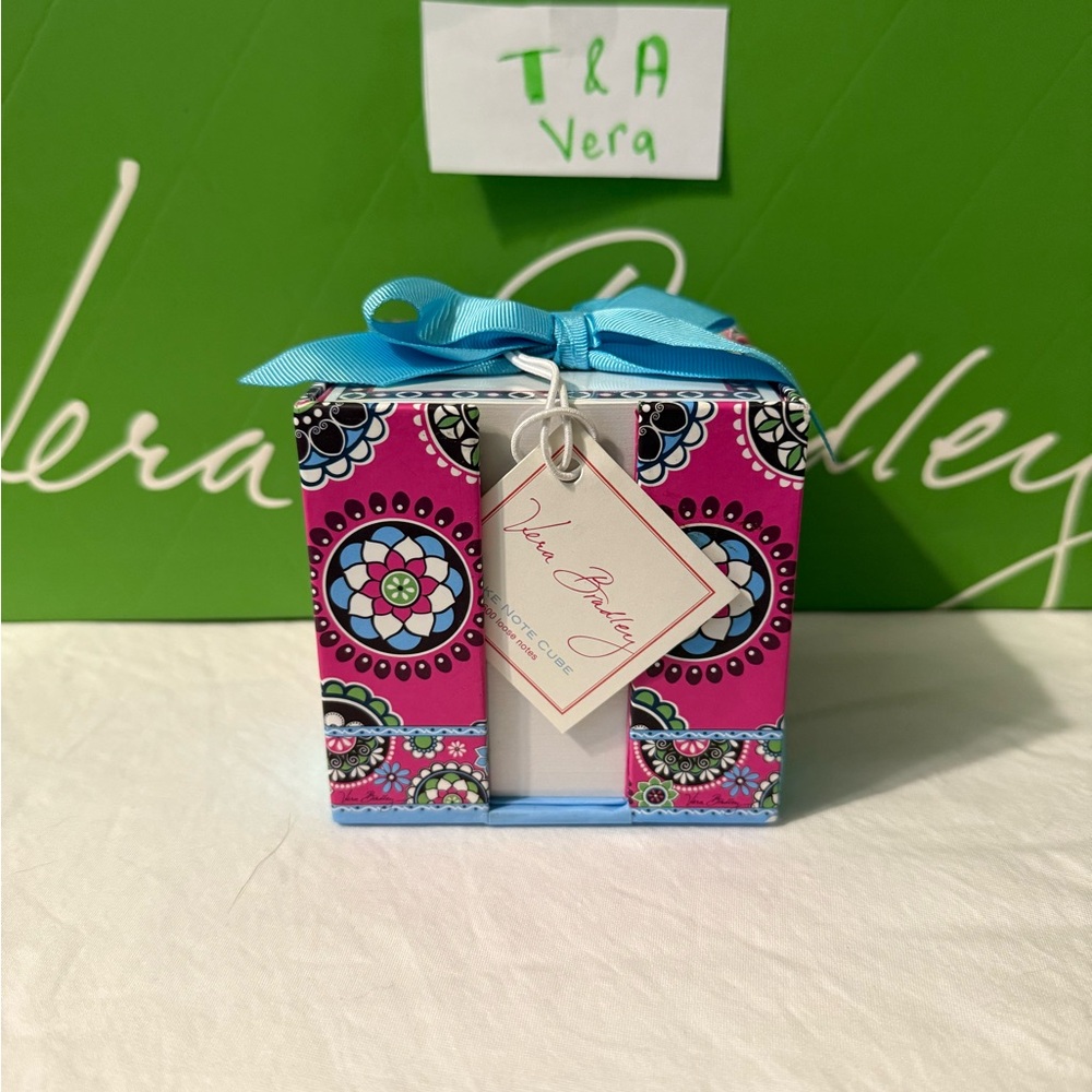 NWT Vera Bradley Cupcakes Pink Take Note Cube Retired Pattern